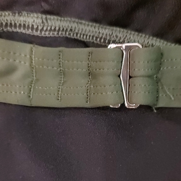 CUPSHE Women's One Piece Swimsuit - V Neck Back Hook Cutout Adjustable - Picture 6 of 11